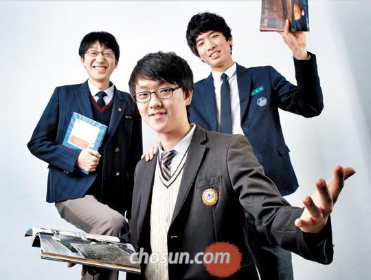 좋은 환경·양질의 교육 "만족"… 내신 경쟁은 "부담"