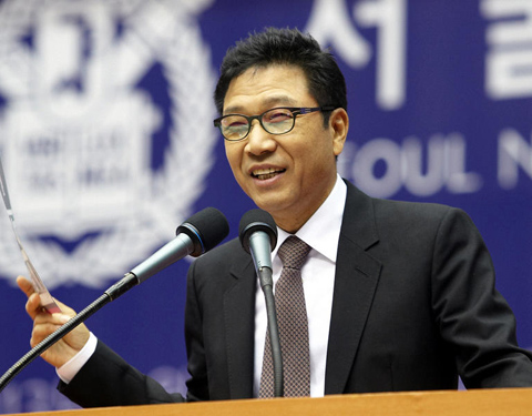 SM엔터테인먼트 이수만, 모교 서울대 입학식 축사