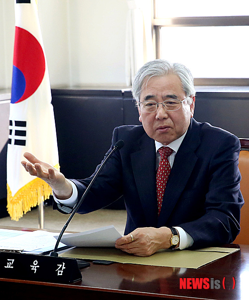 문용린 "소지품 검사 찬성… 인권조례랑 인권보호는 달라"