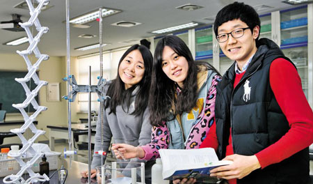 "열정으로 똘똘 뭉친 신입생 기다립니다"