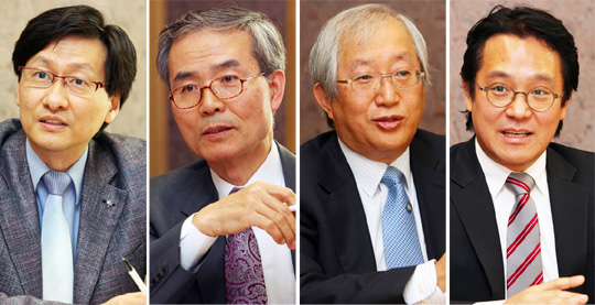 왼쪽부터 명지대 기록대학원 강규형 교수, 한국연구재단 김덕규 학술진흥본부장(경북대 교수), 연세대 윤리경영담당관 백윤수 교수, 서울대 언론정보학과 이준웅 교수
