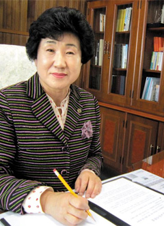 [NIE 신문활용교육] "신문은 매일 먹는 따끈한 지식… 학교에서 그 영양 채워줘야죠"