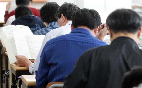 '오직 암기만이 공무원 합격 보장' 노량진에 암기방 속출