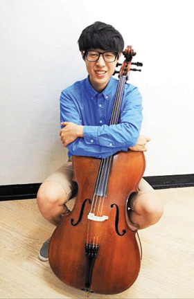 [우리 학교 명물 열전] 연주 봉사 동호회 '예사랑 오케스트라' 김지석(경기 성남 불곡고 3년)군