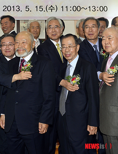 문용린 교육감이 스승의날 은사에 준 선물은 ?