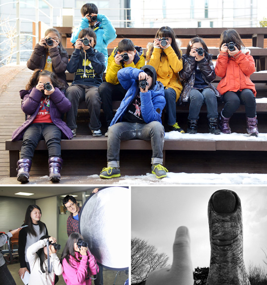 사진 찍는 아이들(위 사진), 작가와 스튜디오 실습 장면(아래 왼쪽), 8기 학생 작품‘엄지 두 개’(아래 오른쪽).