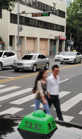 
	살해된 대구 여대생이 택시를 탄 지점. 대구 삼덕동의 한 클럽 근처다. 당시 여대생 일행들은 택시기사에게 요금을 주며 여대
