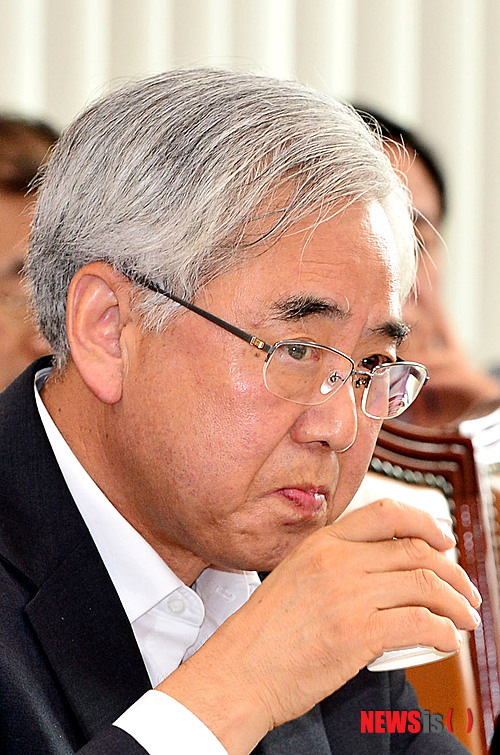 문용린 교육감 "영훈중 사태 충격…책임감 갖고 재발막자"