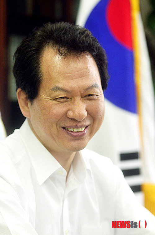 서남수 교육 "교육감 출마자격에 교육경력 부활해야"