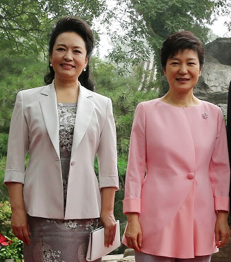 
	박근혜 대통령과 펑리위안 여사
