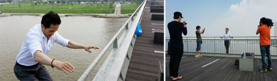 26일 오후 남성연대 성재기 상임대표의 트위터에 올라온 사진(왼쪽). 성 상임대표가 서울 마포대교 난간을 잡고 있던 손을 놓고 한강에 뛰어내리는 모습이다. 마포대교를 지나던 김 모 기자가 성 상임대표의 투신 전 상황을 찍어 트위터에 올린 사진(오른쪽).