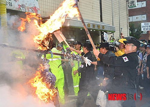 만든곳: 한국 네티즌본부 카페