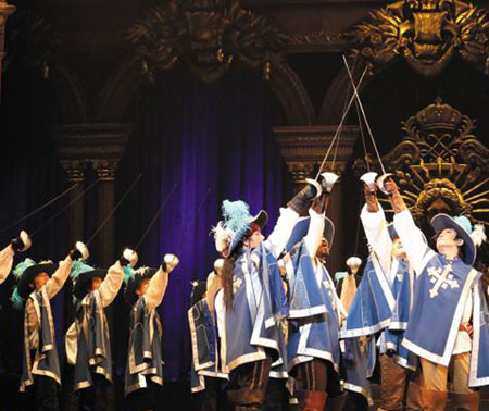 지난달 10~25일 일본 도쿄 분카무라 오차드홀(2150석)에서 공연한 뮤지컬‘삼총사’.