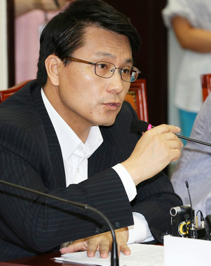 
	윤상현 새누리당 원내수석부대표. © News1
