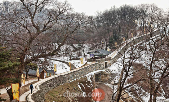 
	공산성 성벽붕괴 / 조선닷컴
