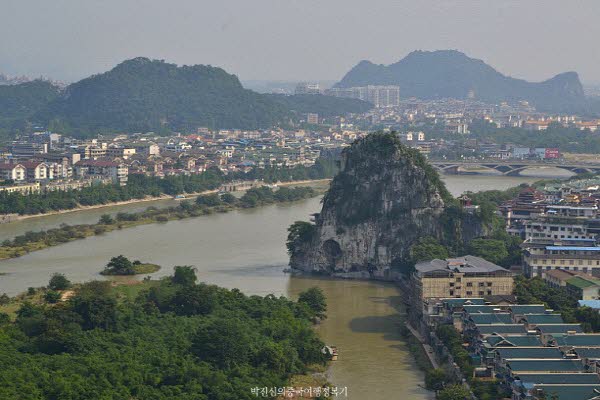 첩채산 명월봉에서 바라본 복파산의 모습