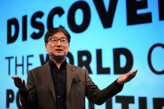 삼성전자 임원들의 말에서 '사용자경험'이란 단어가 최근 자주 등장하고 있다. 윤부근 삼성전자 소비자가전(CE)부문 사장은 이달 5일 독일 베를린에서 열린 IFA2013 기자간담회에서 