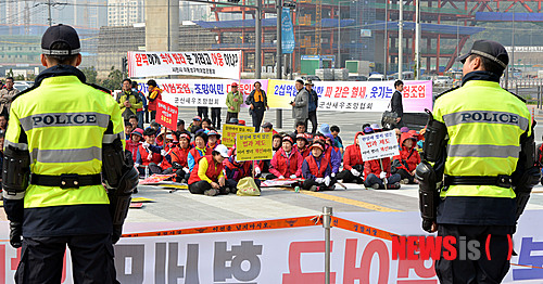 만든곳: 한국 네티즌본부 카페