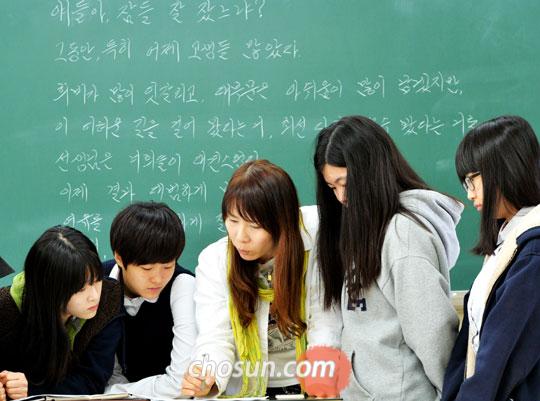 1등급 예상 컷, 국어(A·B형 모두) 95점·수학(A·B형 모두) 92점·영어B 92점