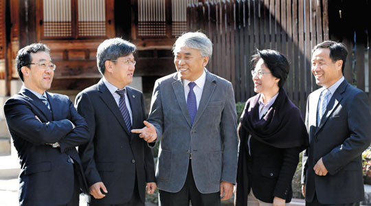 [인문·사회과학 행복장터] 연구실만 맴도는 연구결과… 대중 속 파고들게 학자 간 교류 늘려야