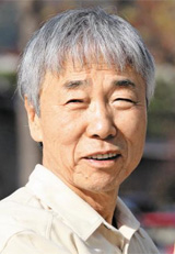 
	미술가 이우환씨 사진
