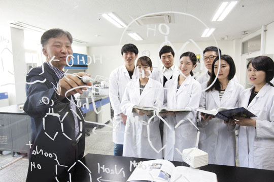 [전북대학교] 교수 철밥통 버린지 6년…  아시아 100대 大學이 되다