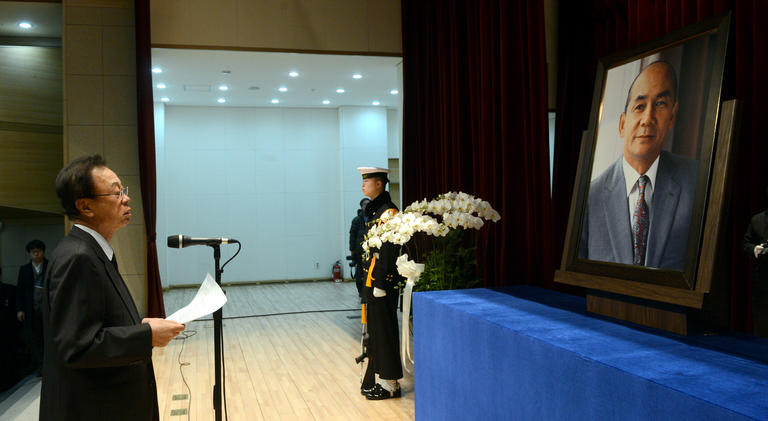 사진이 안보이면→ 우측클릭→ 사진보기 클릭,) OK. 작성: 한국 네티즌본부 카페