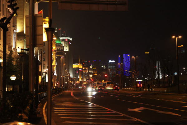 외로워도 괜찮아! 나홀로 로맨틱 상하이의 밤