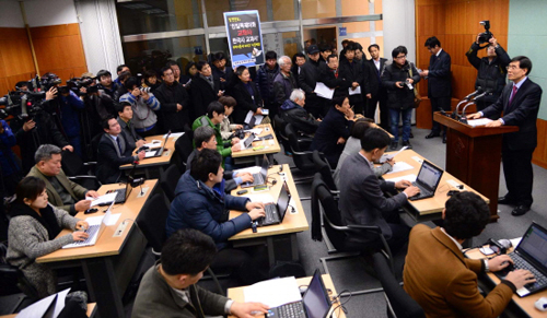 [조선pub] 北 김일성 왕조 미화 교과서로 학생들 공부하게 되나..