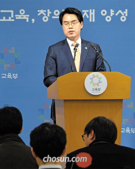 [韓國史 교과서 논쟁] 필자 성향따라 달라지는 近·現代史가 절반 이상… 이게 論爭의 불씨