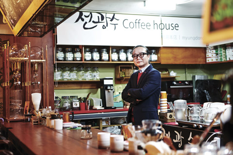 
	[여성조선] 콩 볶는 남자 전광수의 진짜 커피 이야기
