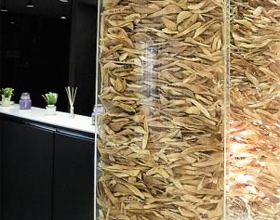 서울 강남구 O성형외과는 수술로 잘라낸 턱뼈를 모아 로비에 전시하고 이를 찍은 사진을 홈페이지에 올려 홍보해 왔다