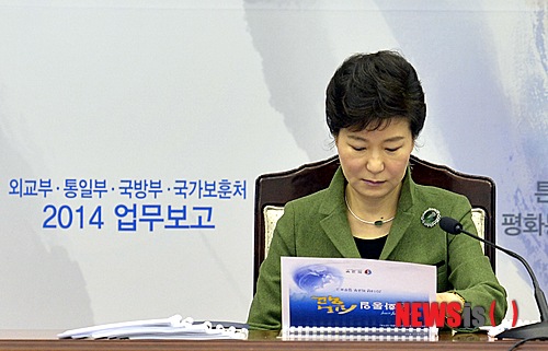 朴대통령, 윤진숙 '사퇴' 아닌 '해임' 배경은