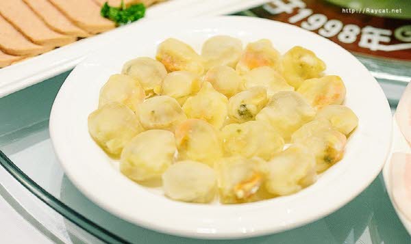 얼음처럼 꽁꽁 얼어있는 조갯살