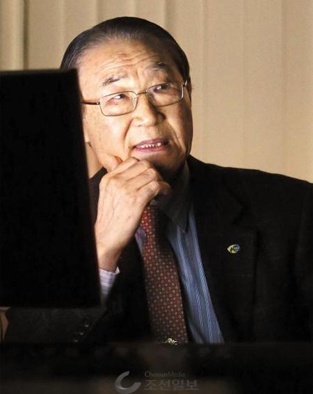 이재우 교수는 “북한의 해커부대는 우리 컴퓨터 책을 보고 우리 시스템을 운영하고 있다”고 말했다