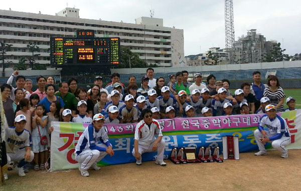 ‘낙오자들’ 모아 3년 만에 전국대회 우승한 원동중학교 야구부의 비밀