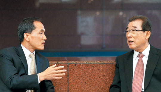 예비역 장군 박경석(오른쪽).