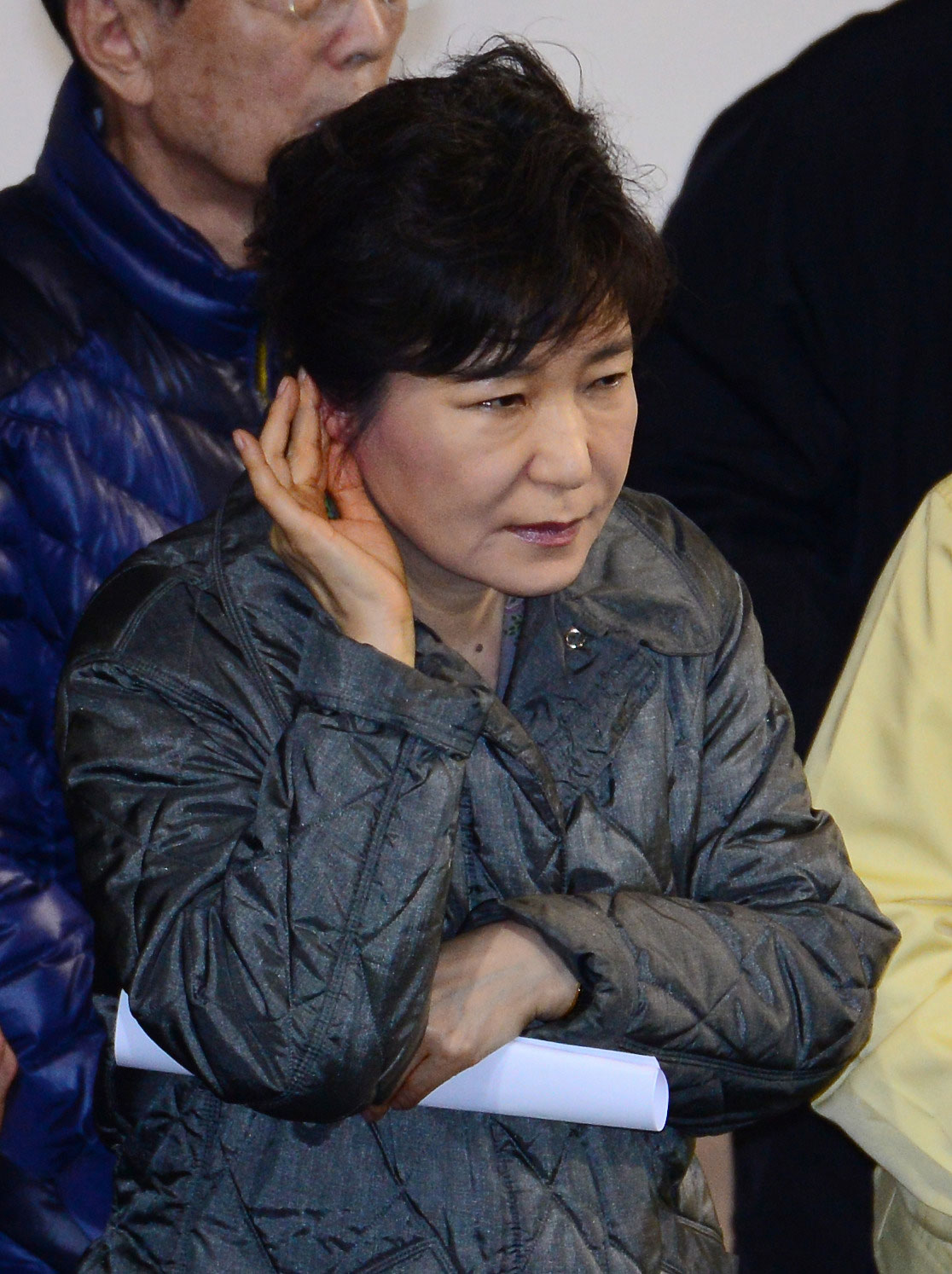 실종자 가족들 말에 귀 기울이는 박근혜 대통령