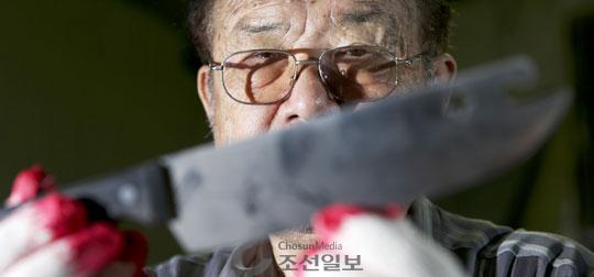 장인의칼날 이미지