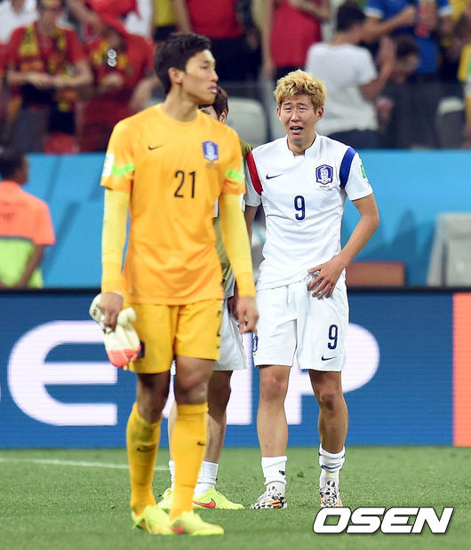 
 FIFA도 인정한 김승규·손흥민, 땅 치고 눈물 흘렸지만…한국 축구의 '미래'를 쐈다

