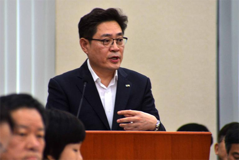 서중석 국립과학수사연구원 원장이 24 오후 서울 여의도 국회 안전행정위원회에서 '변사체가 유 전 회장이 맞느냐'는 의원의 질문에 '과학적으로 100% 유병언으로 확신한다'고 답변하고 있다./뉴시스
