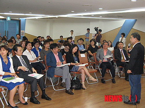 '9시 등교'에 뿔난 경기 학부모들, 교육감과 설전