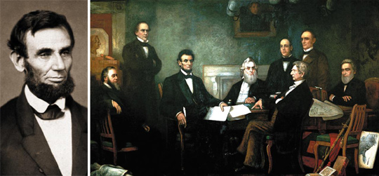 (왼쪽)에이브러햄 링컨은 학교를 일 년도 다니지 못했지만, 꾸준히 책을 읽은 덕분에 미국 대통령까지 될 수 있었어요. (오른쪽)에이브러햄 링컨이‘노예 해방 선언’초판을 내각에 발표하는 모습을 담은 그림이에요.