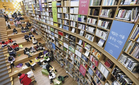 서울대  '에우리피데스…' 등 그리스희곡 5권 고려대  고구려·정글만리 같은 장편소설 '인기' 연세대  사회과학·경제·소설… 다양한 분야