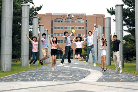 [경상대학교] 국내 최고 연구 경쟁력 갖춘 대학, 세계로 飛上!