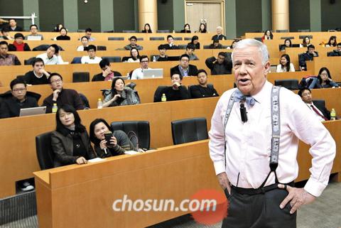 세계적 투자가인 짐 로저스 로저스홀딩스 회장이 4일 저녁 서울대에서 강연을 가졌다.