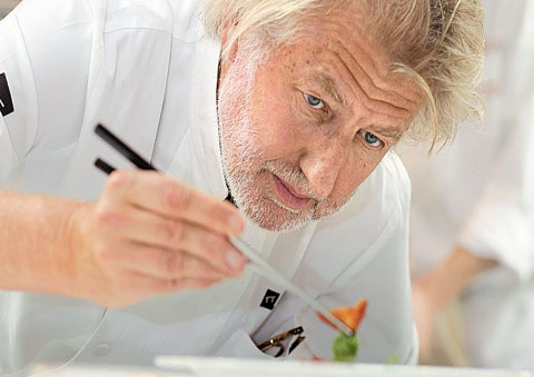 피에르 가니에르씨는 “사람은 혼자서는 아무 의미가 없다. 요리사도 요리를 먹어주는 사람이 있어야 의미를 지닐 수 있다”고 말했다. 만남이 쌓여 인생이 아름다워진다는 얘기였다.