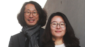 부부 건축가 장영철(왼쪽)·전숙희 와이즈건축 공동대표.