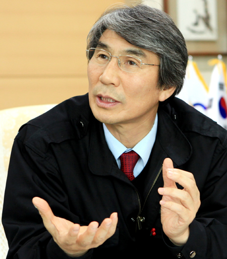 
	박선규 군수는 “라디오스타 박물관이 관광객들의 발길을 잡을 것”이라고 했다
