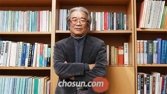 
	황태연 동국대 교수는 “‘인간 본성은 선하다(성선설)’거나 ‘말만 번드레해서는 안 된다(교언영색)’ 같은 공자의 가르침은 오늘날에도 충분히 통용될 수 있다”고 말했다
